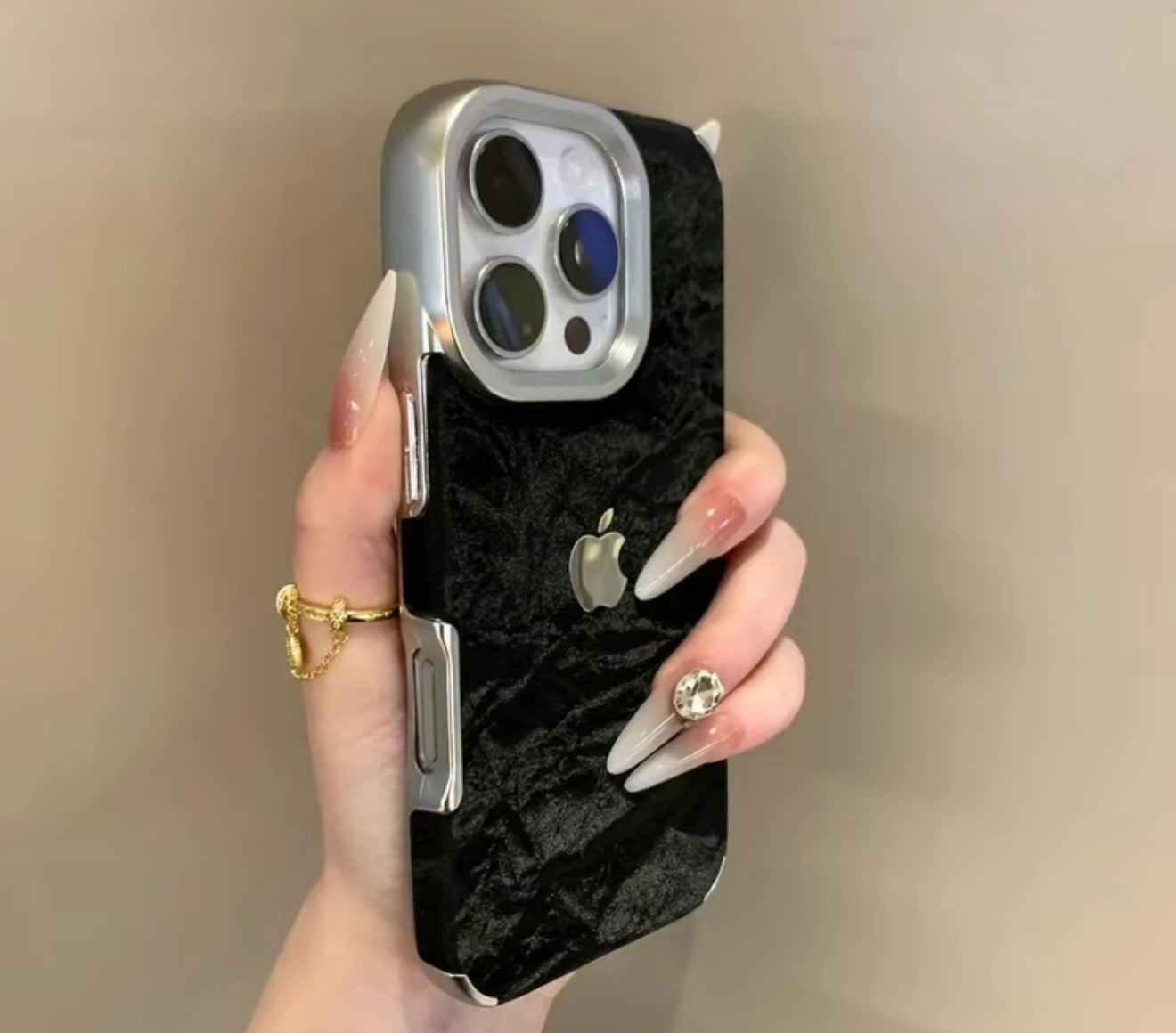 RhinoGuards Luxe Ultra Soft Velvet Case